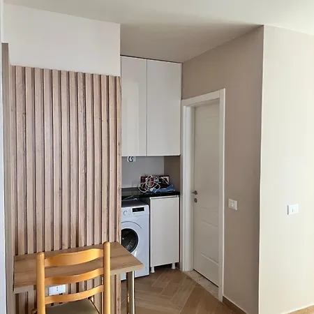 Fafa Deluxe Golem (Tirana)